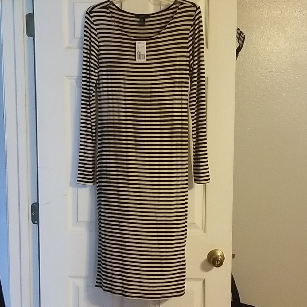 Stripped fitted Midi Dress